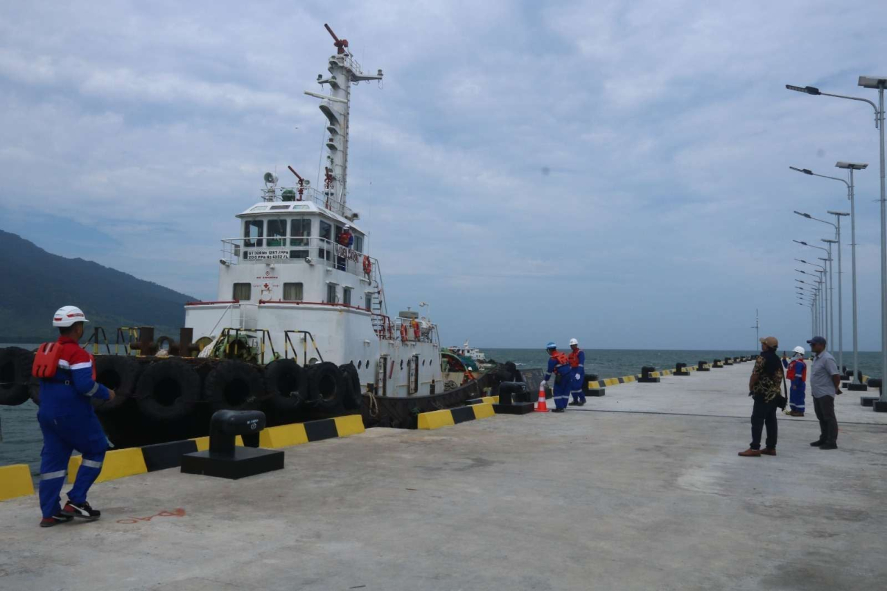 Dermaga Pelabuhan Panarukan, Kabupaten Situbondo