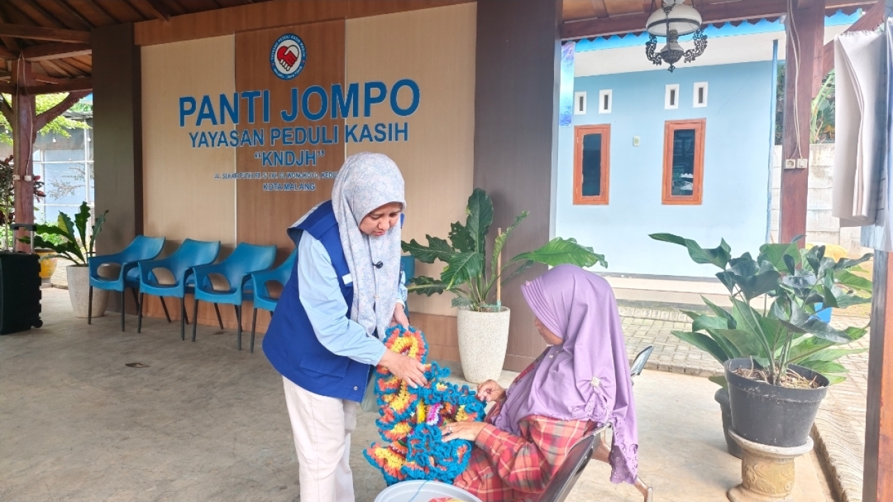 Di Griya Lansia Kasih Anugerah, yang membina 16 lansia, dukungan TPS diarahkan untuk menciptakan lingkungan tinggal yang lebih layak dan nyaman
