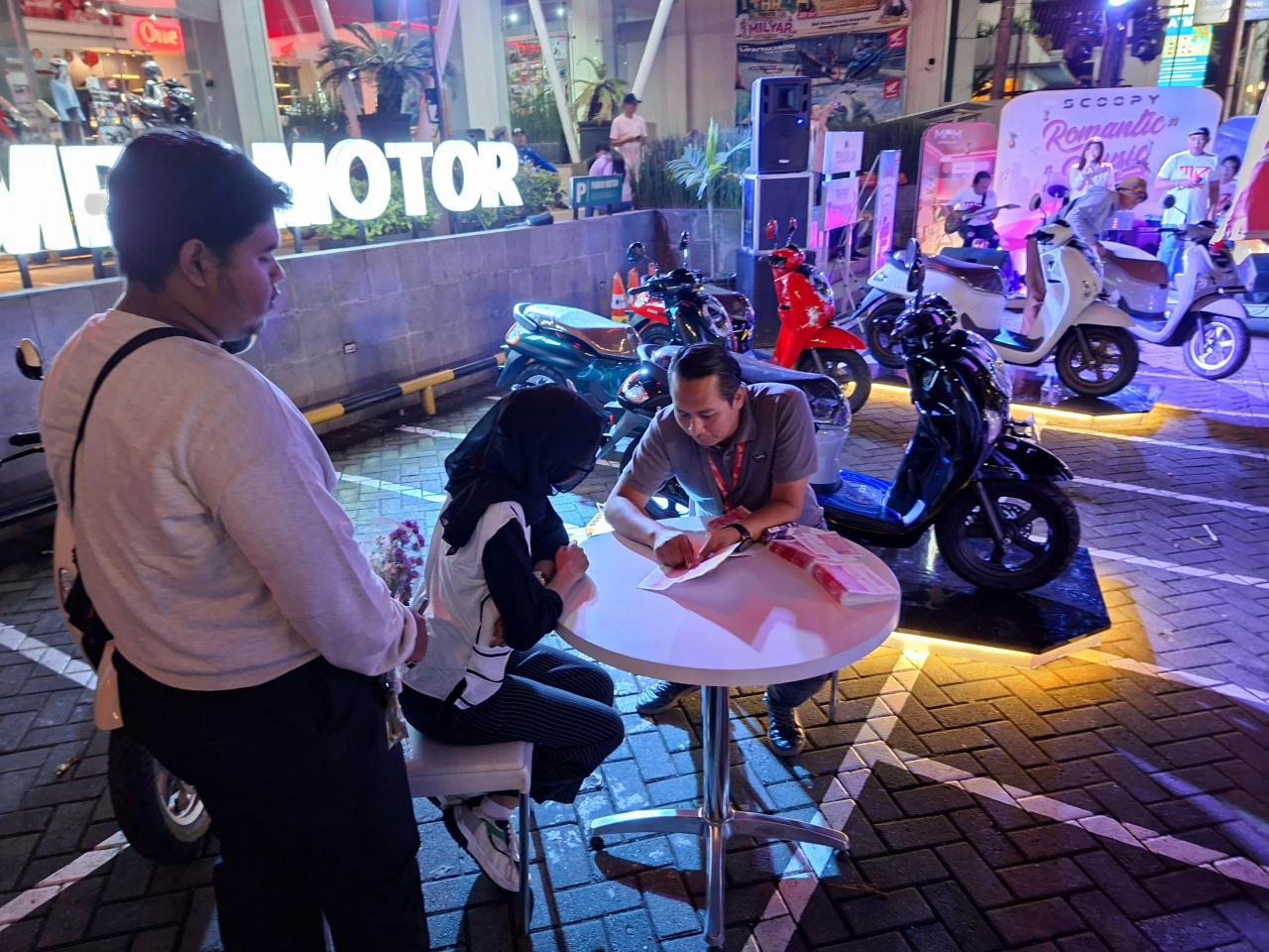 Kegiatan Scoopy Romantic Music Corner pada Sabtu, 14 Februari 2026 di kawasan Kayutangan Heritage, Malang.