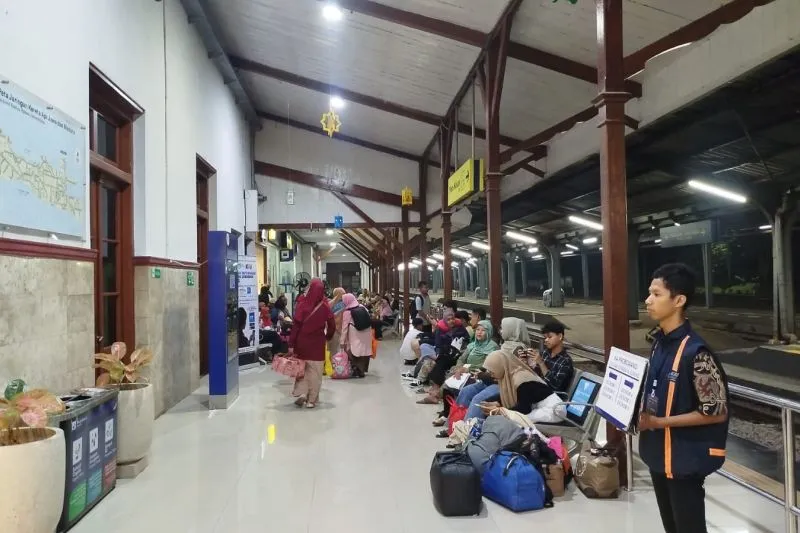 11.694 Penumpang Gunakan KA Dari Stasiun Daop 9 Jember pada Lebaran