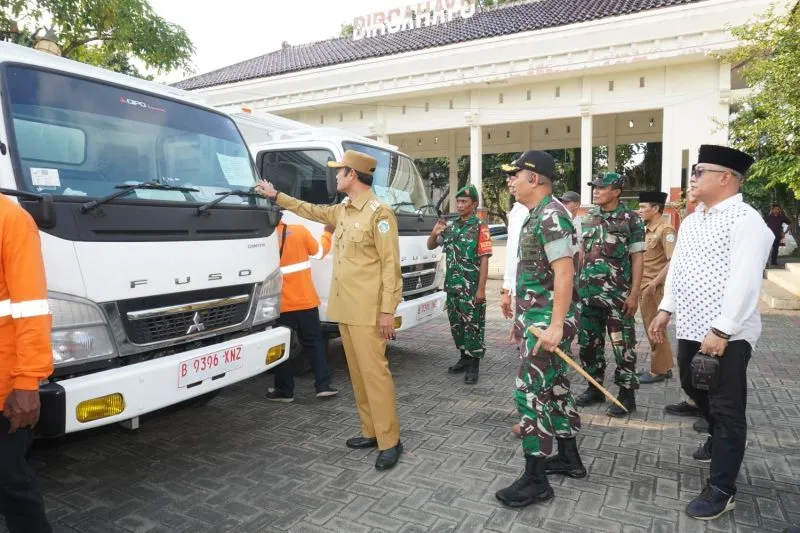 Bupati Lamongan Serahkan 50 Unit Kendaraan Operasional untuk KDMP