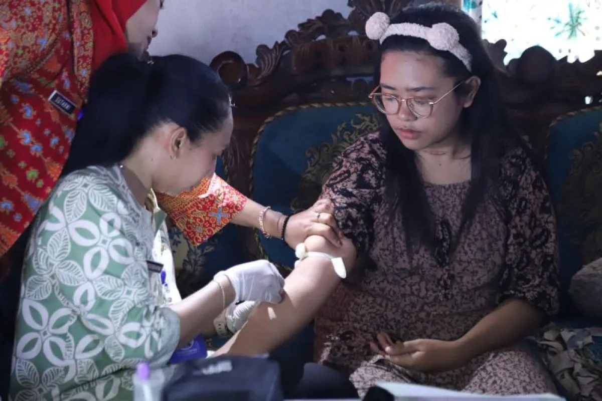 Pendampingan ibu hamil yang memiliki risiko tinggi oleh tenaga kesehatan merupakan tindak lanjut dari program Gerakan 1.200 tenaga kesehatan