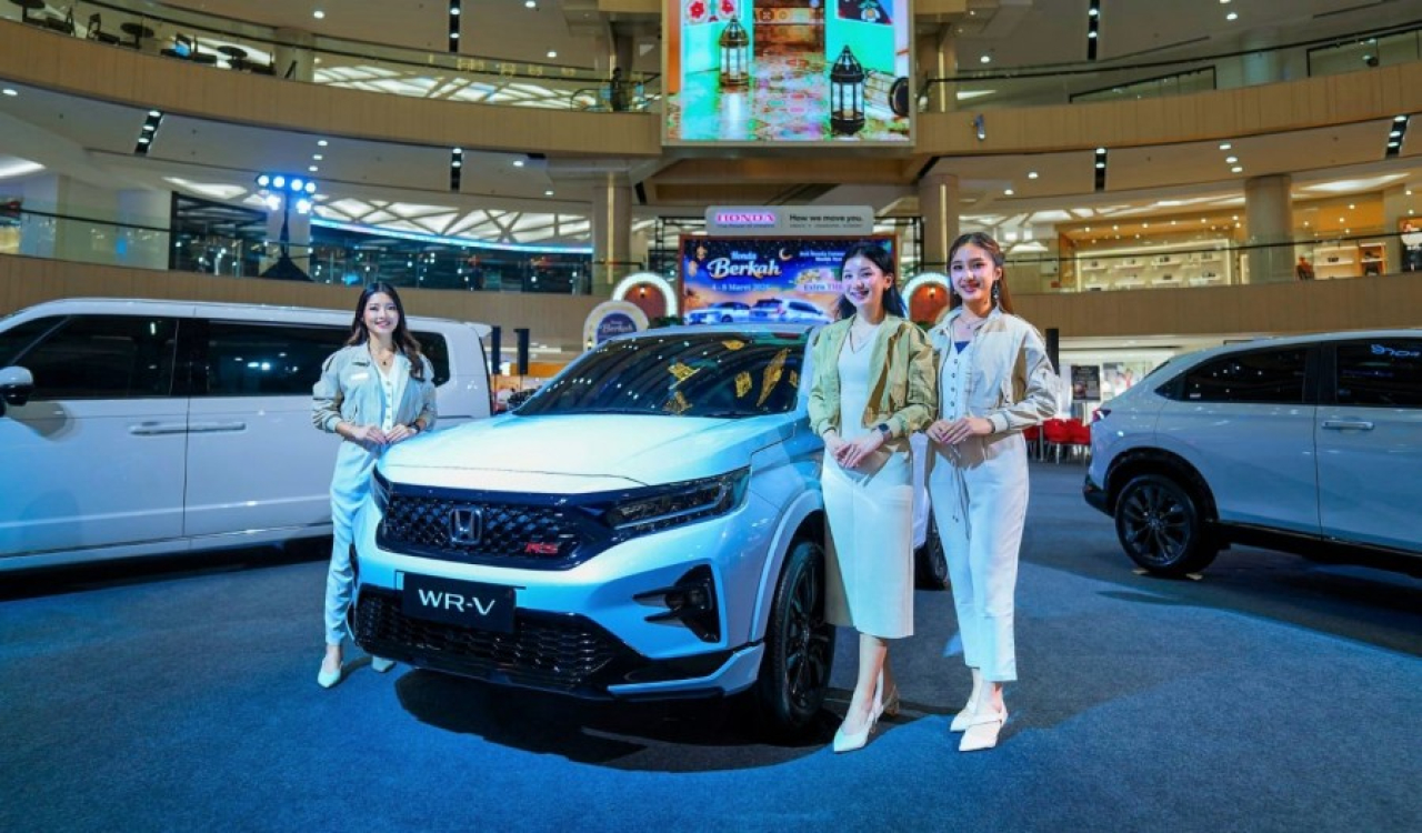 Kegiatan pameran mobil yang digelar Honda Surabaya Center selaku Main Dealer resmi Honda untuk wilayah Jawa Timur, Bali, dan Nusa Tenggara