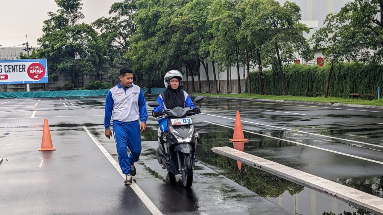 MPM Honda Jatim) menggelar kegiatan Safety Riding Beginner yang dilaksanakan di MPM Safety Riding Center pada Sabtu, 28 Februari 2026.