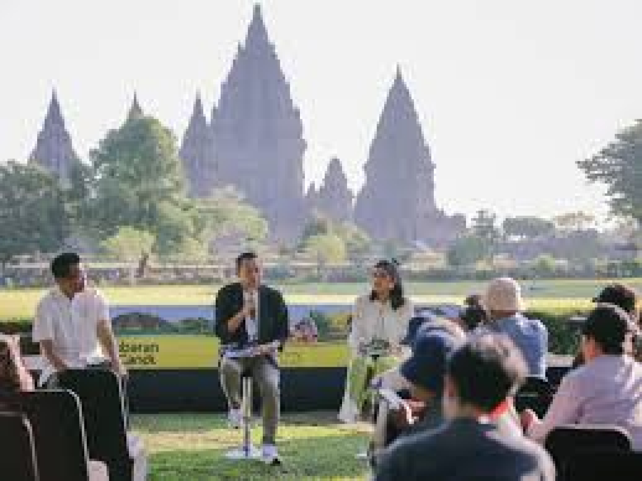 InJourney Destination Management (IDM) atau PT Taman Wisata Candi Borobudur, Prambanan dan Ratu Boko menyiapkan berbagai agenda untuk merayakan "Lebaran di Candi"