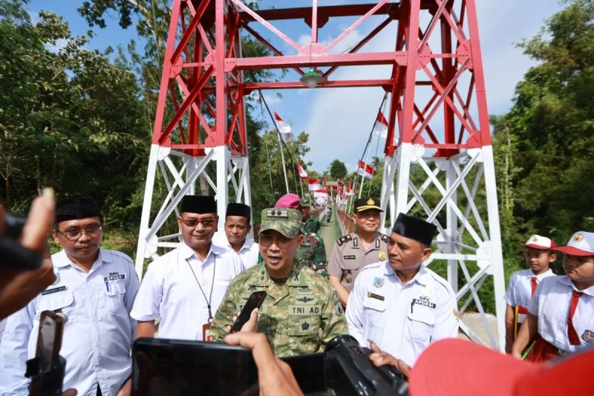 Permudah Akses Sekolah, Jembatan Perintis Garuda Banyuwangi Diresmikan