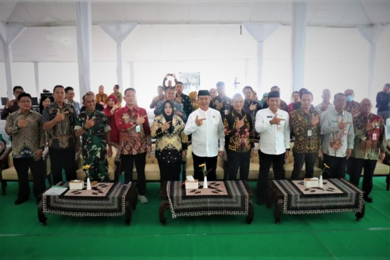 Peresmian kantor Loka POM dihadiri Bupati Madiun Hari Wuryanto bersama Kepala Balai Besar Pengawas Obat dan Makanan (BBPOM) Surabaya Yudi Noviandi, Plt Bupati Ponorogo Lisdyarita