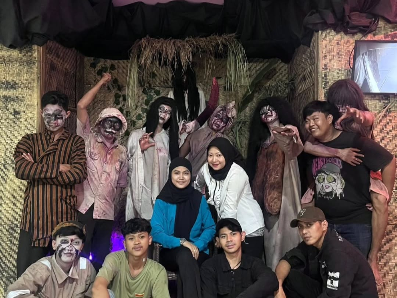 Mencekam namun mengasyikkan sensasi yang akanj dirasakan penunjung rumah hantu di Icon Mall Gresik