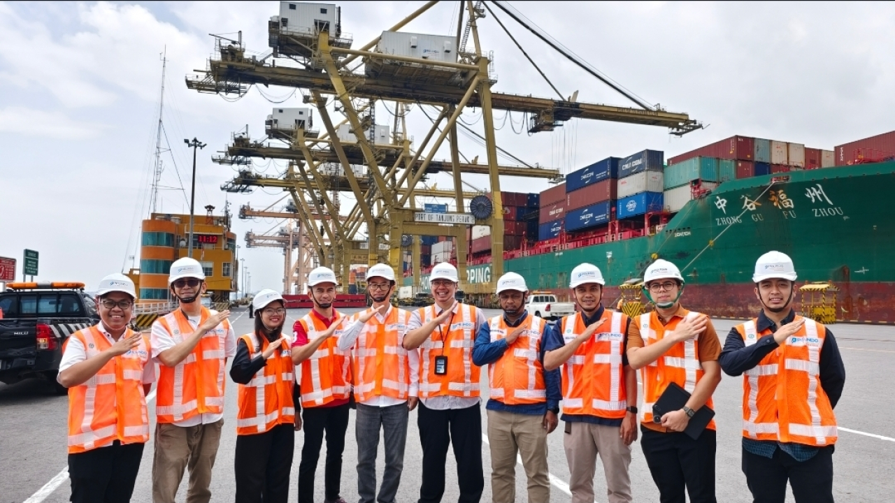 PT Terminal Petikemas Surabaya (TPS), anak usaha PT Pelindo Terminal Petikemas, menerima kunjungan lapangan (site visit) dari PT GEABH Joint Technology