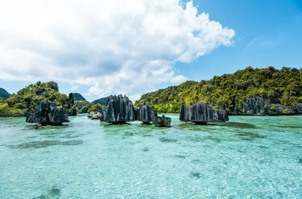 Pesona Raja Ampat Masuk 7 Keajaiban Asia Tenggara 2026
