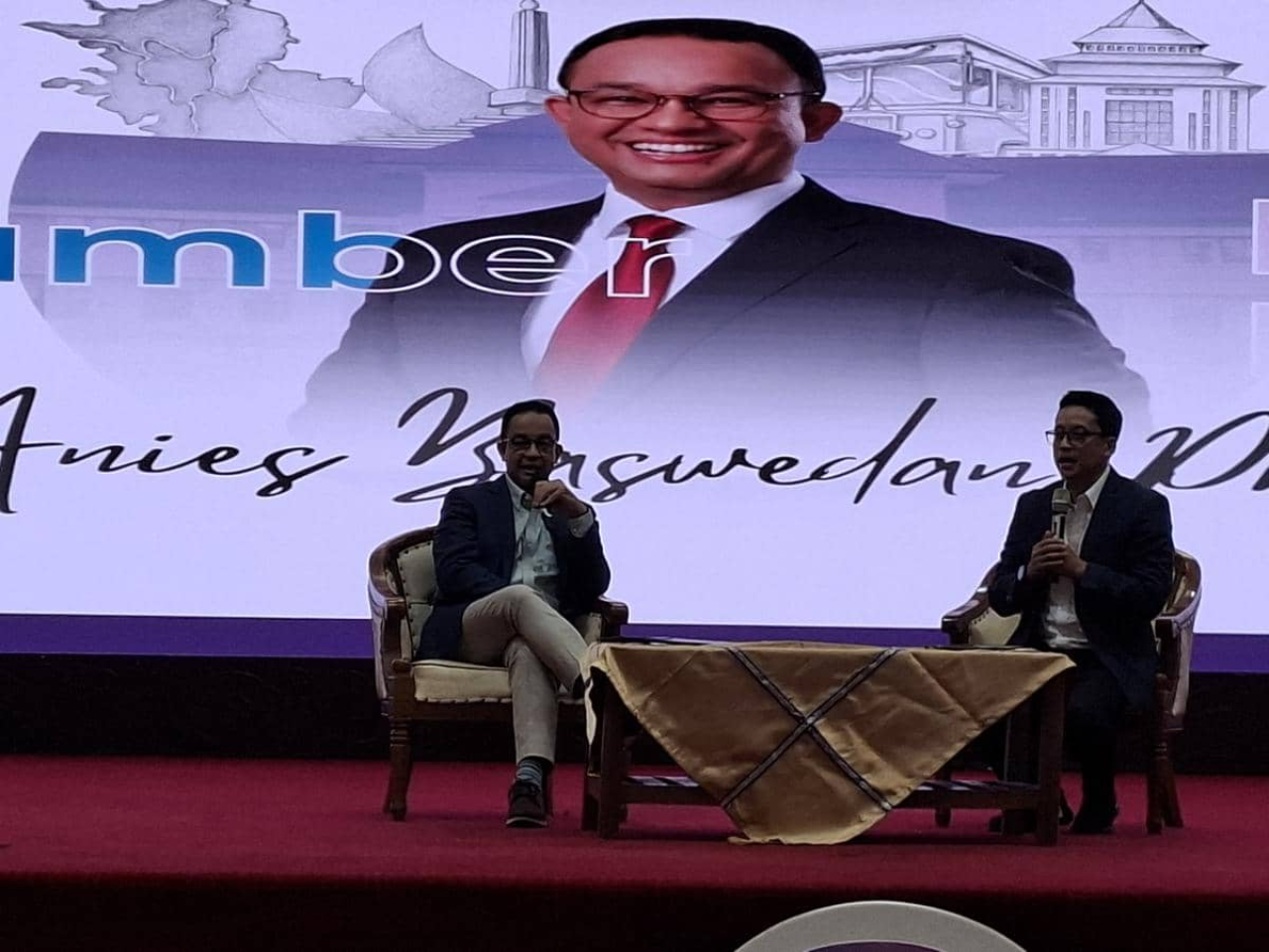 Anies Baswedan dalam paparannya saat Bincang Plano di Gedung Samantha Krida Universitas Brawijaya di Kota Malang,