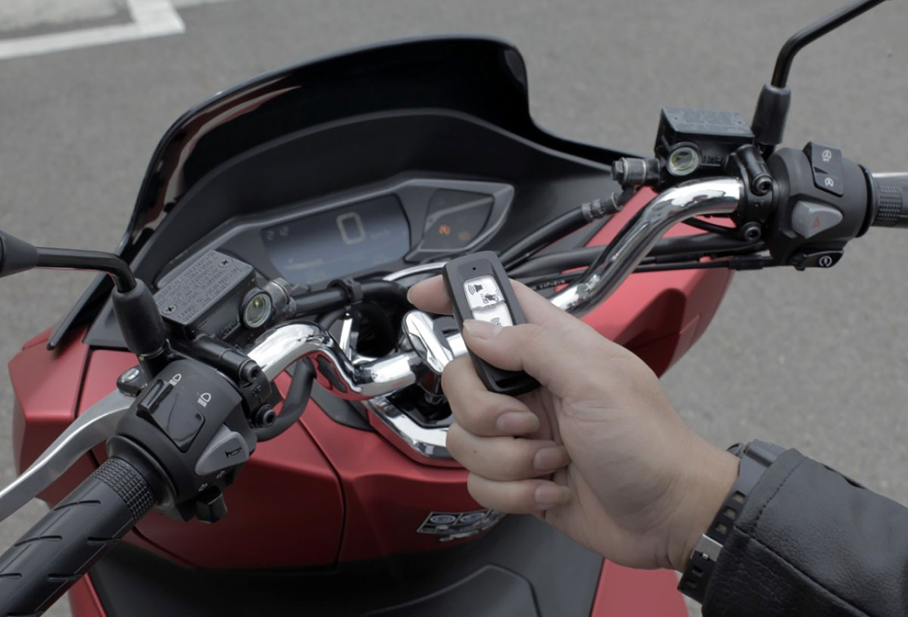 Honda kini telah beralih dari penggunaan anak kunci konvensional ke sistem keyless yang dikenal sebagai Honda Smart Key System