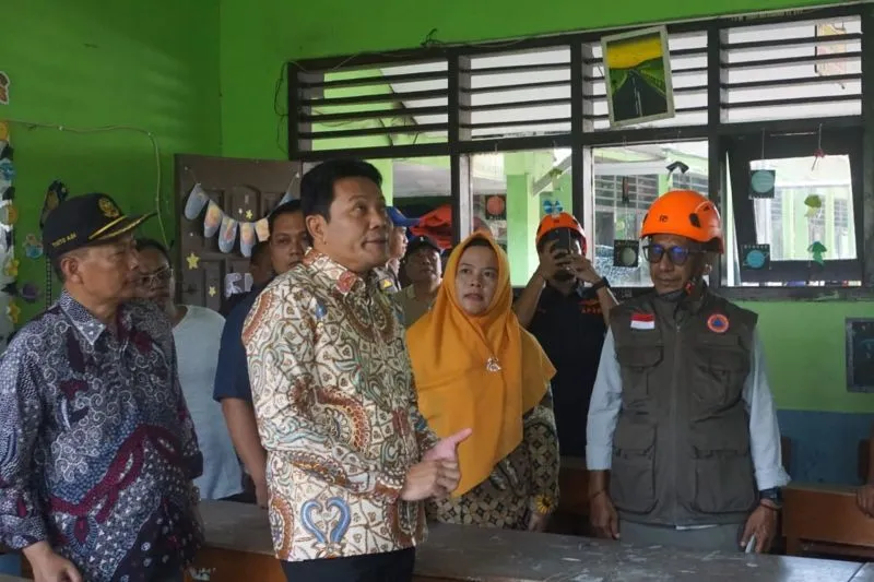 Pemkab Sidoarjo Mulai Perbaiki Sekolah Ambruk Akibat Hujan Deras