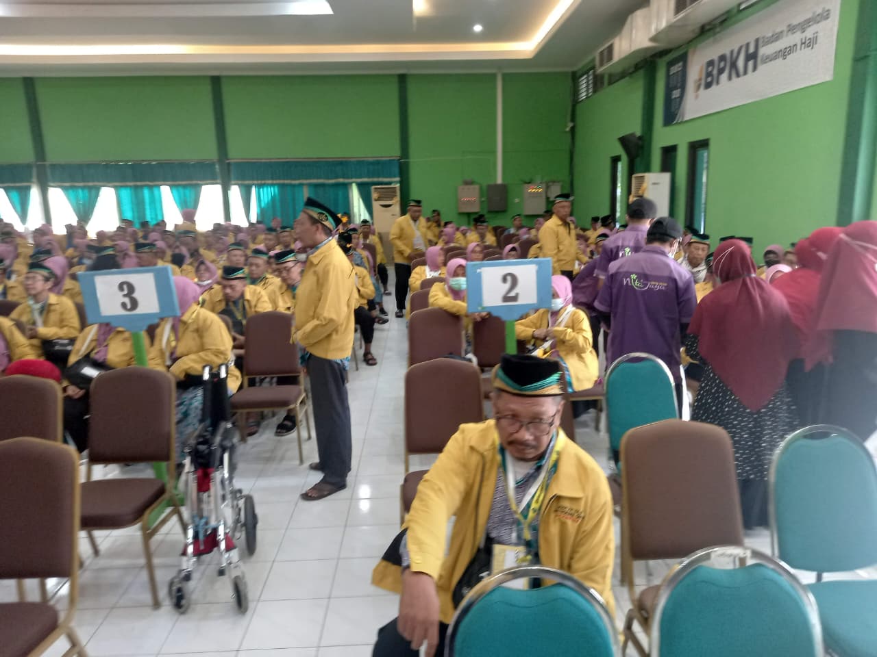 Kedatangan jamaah calon haji di Asrama Haji Sukolilo Surabaya