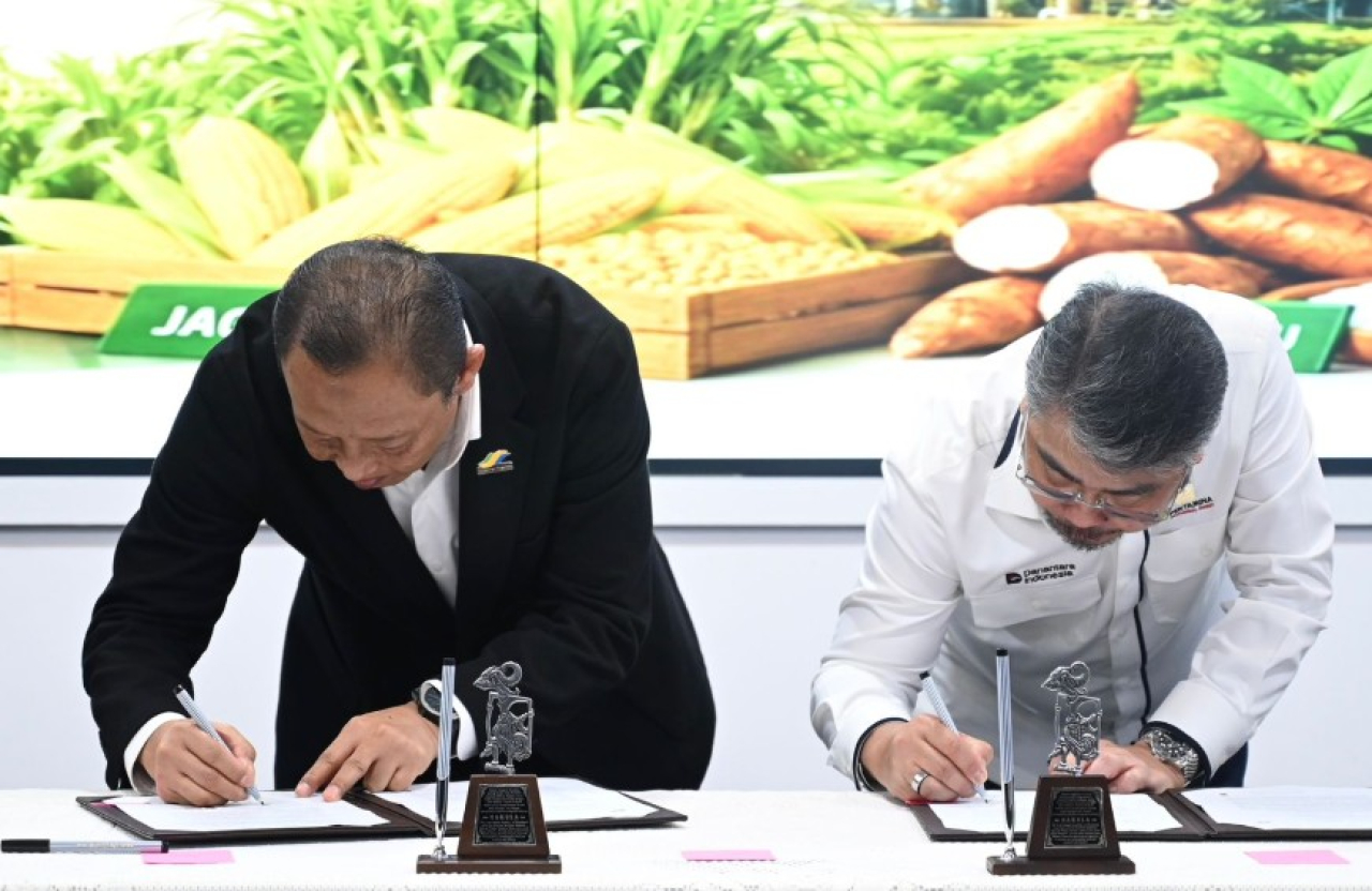 Penandatanganan (MoU) Pertamina New & Renewable Energy (PNRE) PT Perkebunan Nusantara III (Persero) dan PT Medco Energi Internasional Tbk melalui PT Medco Intidinamika