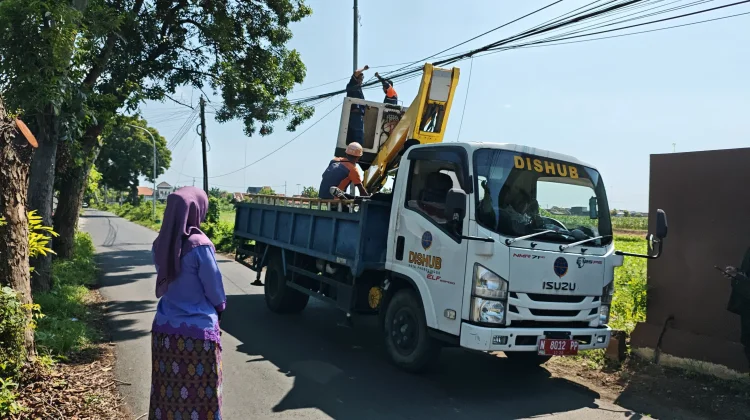 Pemkot Probolinggo Tambah 40 PJU di Jalur Selatan Kota