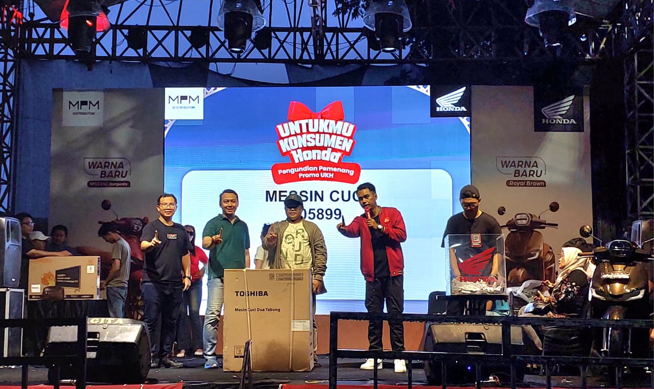 MPM Honda Jatim saat menggelar menggelar pengundian Program “Untukmu Konsumen Honda” (UKH) untuk periode pembelian Januari–Maret 2026 yang dilaksanakan di Gerbong Maut Bondowoso