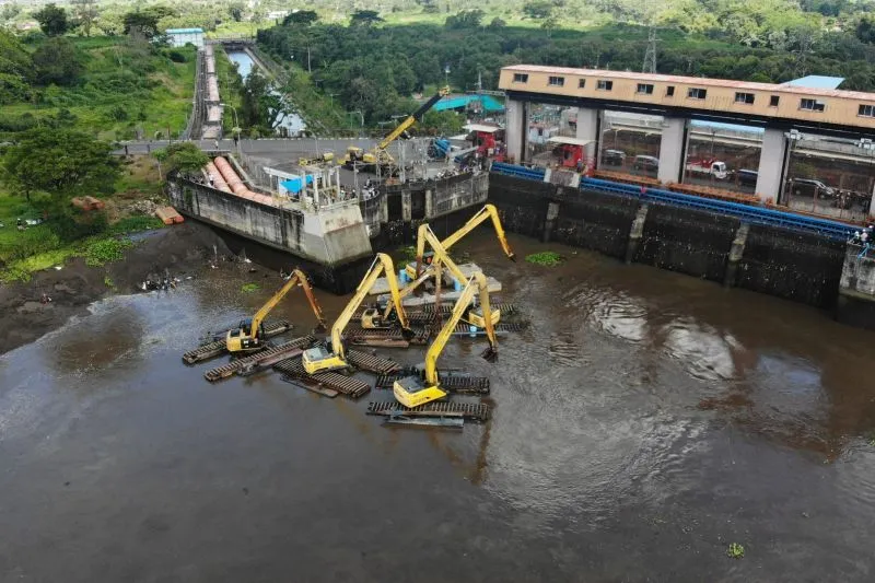 PJT I Lakukan Pembersihan Sedimentasi Dua Bendungan di Blitar