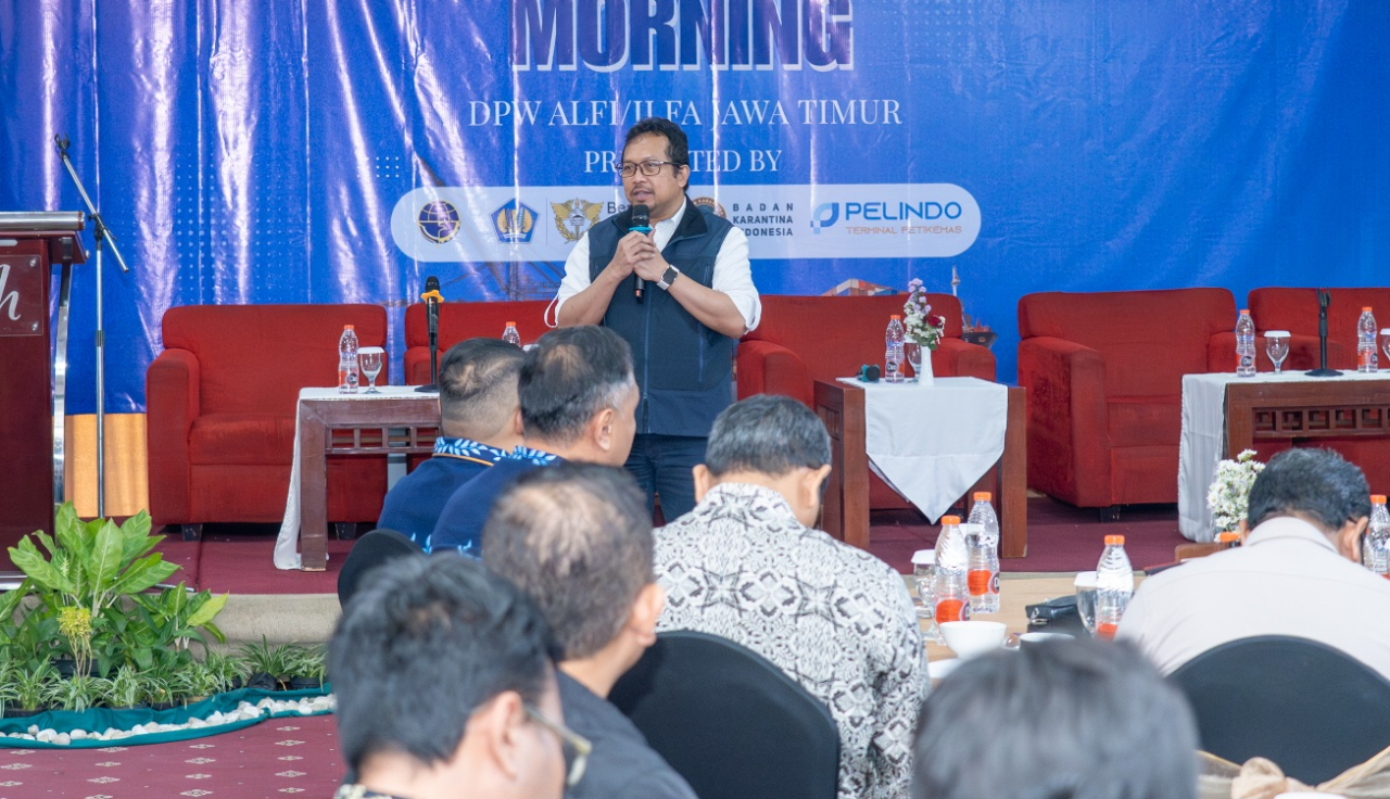 Dirut Terminal Petikemas Surabaya Wahyu Widodo memberikan paparan