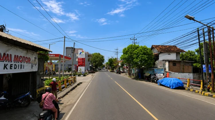 Ada Perbaikan, Jembatan Kaliombo I Kota Kediri Ditutup Sementara