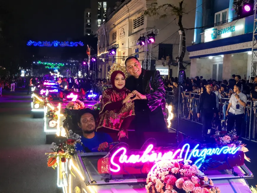 Parade “Festival of Lights” Surabaya Vaganza 2026 Memukau Pengunjung