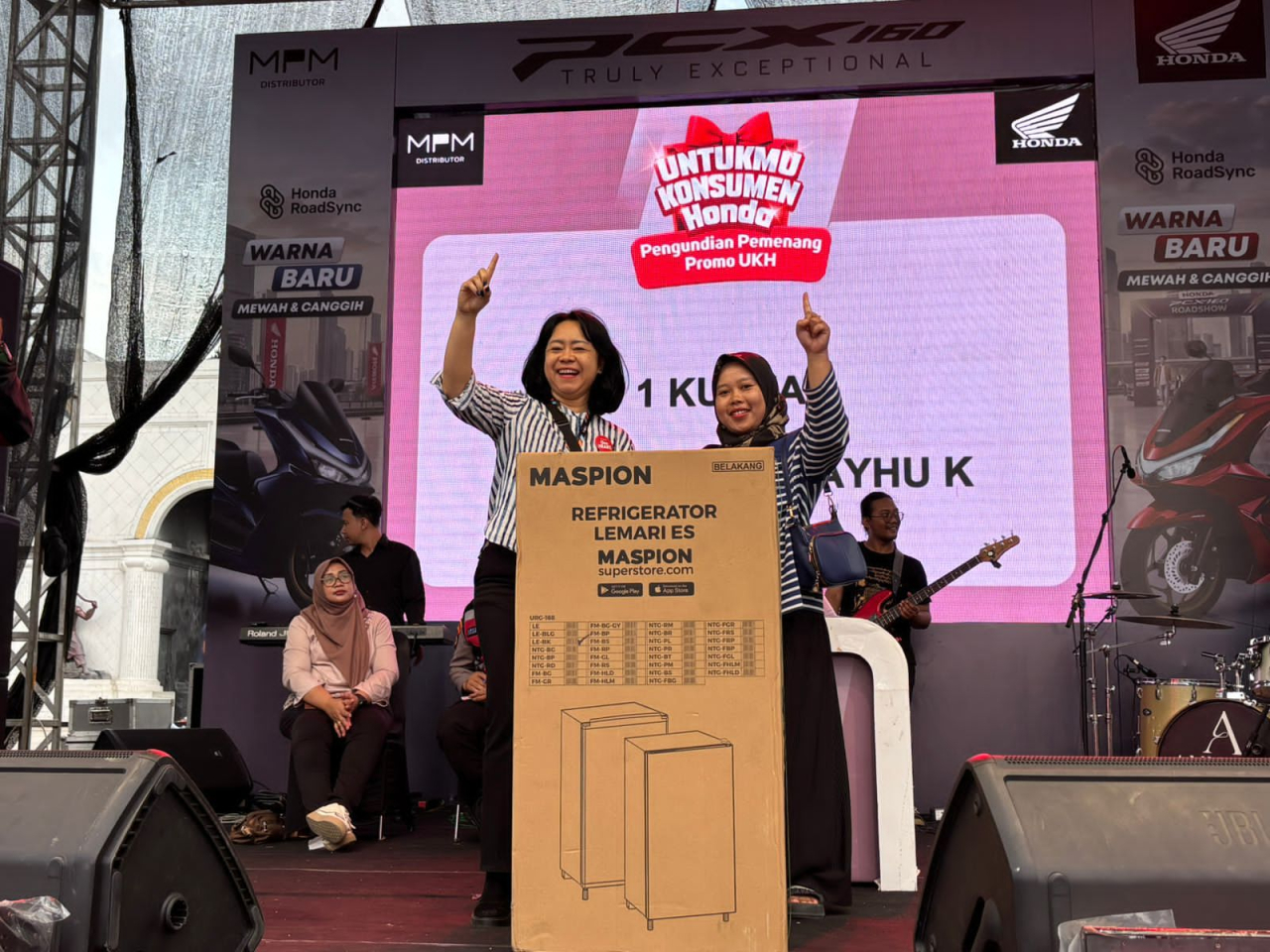 Kegiatan pengundian Program “Untukmu Konsumen Honda” (UKH) periode pembelian Maret – April 2026 yang digelar di Alun-Alun Ponorogo