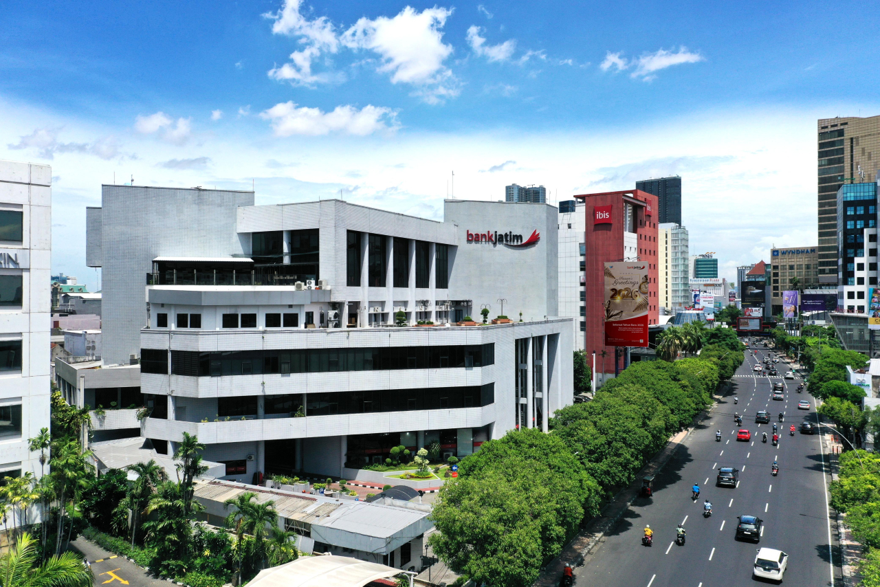 Gedung utama Bank Jatim