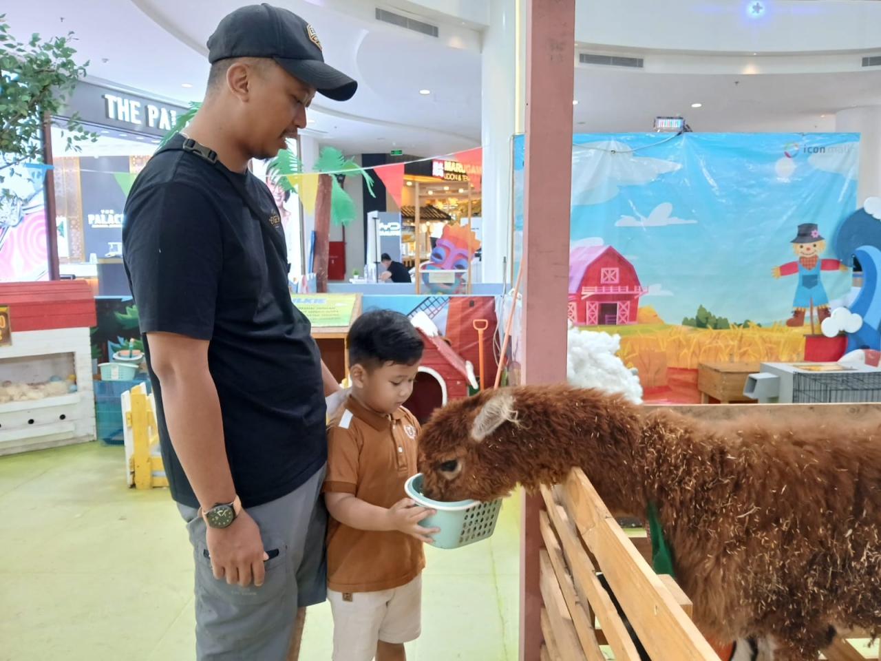Wahana edukasi Little Farm yang digelar di Atrium Icon Mall Gresik mulai 14 hingga 31 Mei 2026.