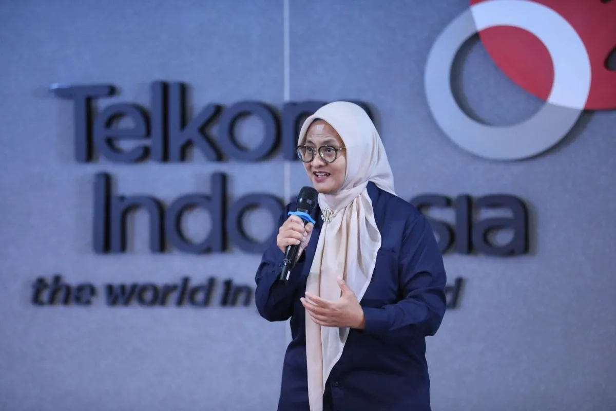 Direktur Utama Telkom Dian Siswarini
