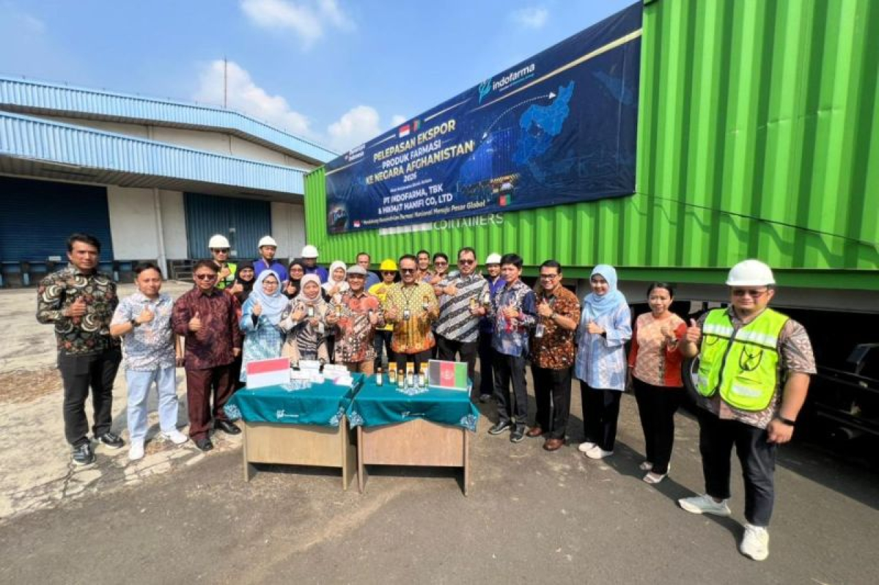 PT Bio Farma mengekspor produk farmasi ke Afganistan sebanyak lima kontainer dari fasilitas produksinya di Cibitung