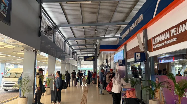 Demam Piala Dunia, KAI dan TVRI Fasilitasi Nobar di Stasiun