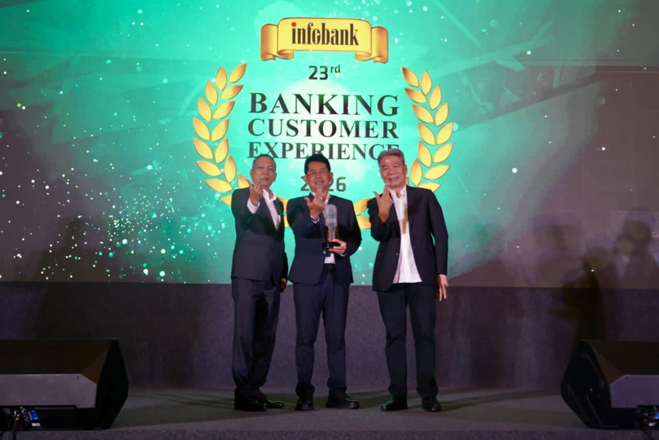 Penghargaan tersebut diterima langsung oleh Direktur Utama Bank Jatim Winardi Legowo
