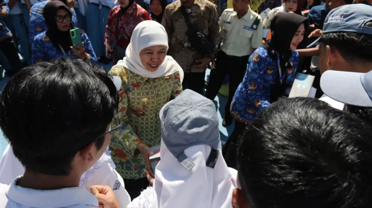 Gubernur Khofifah : 2016 Sekolah Swasta di Jatim Sediakan Beasiswa Bagi 79 Ribu Pelajar