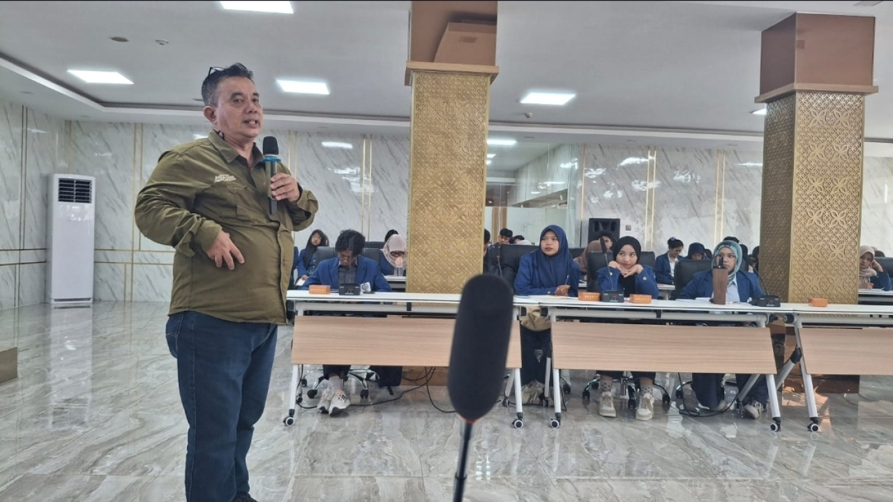  PT Terminal Petikemas Surabaya (TPS) menerima kunjungan akademik dari mahasiswa Program Studi Statistika Bisnis, Fakultas Vokasi Institut Teknologi Sepuluh Nopember (ITS)