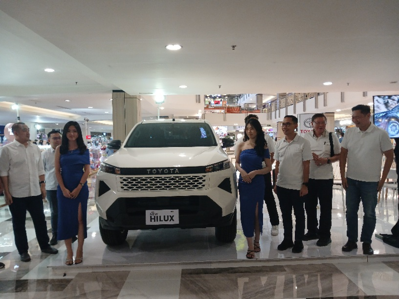 Kegiatan peluncuran Toyota New Hilux