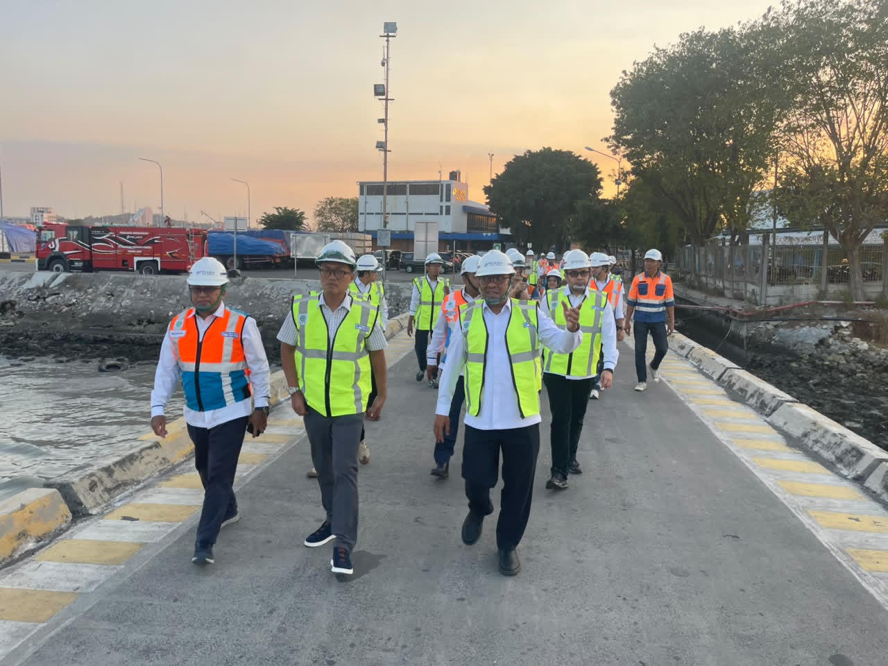 Kunjungan kerja Wakil Kepala I Badan Pengaturan BUMN (BP BUMN) Aminuddin Ma’ruf ke Pelabuhan Gresik yang dikelola PT Pelindo Multi Terminal