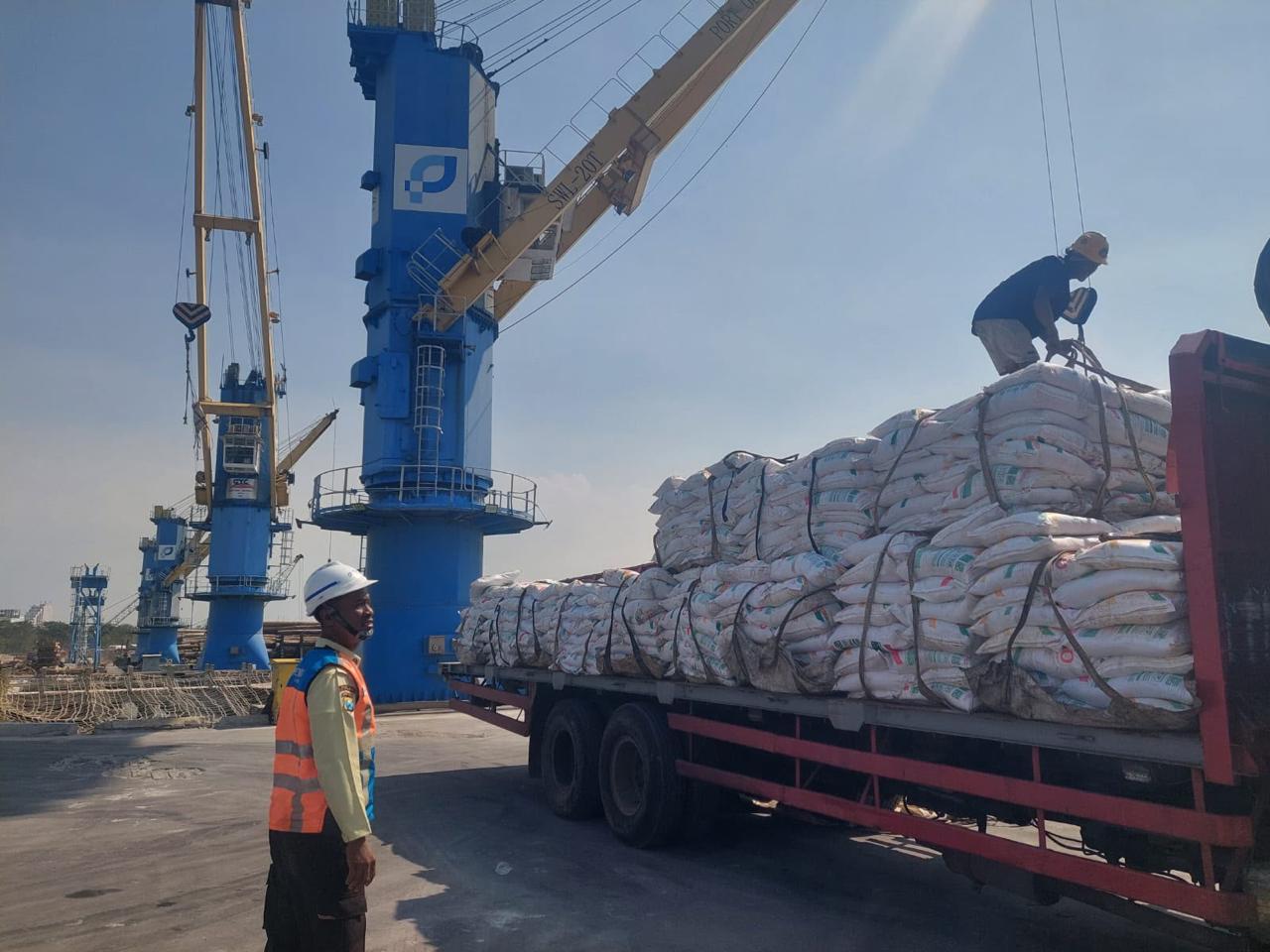 PT Pelindo Multi Terminal Branch Gresik mencatatkan kinerja operasional yang positif sepanjang Semester I Tahun 2026