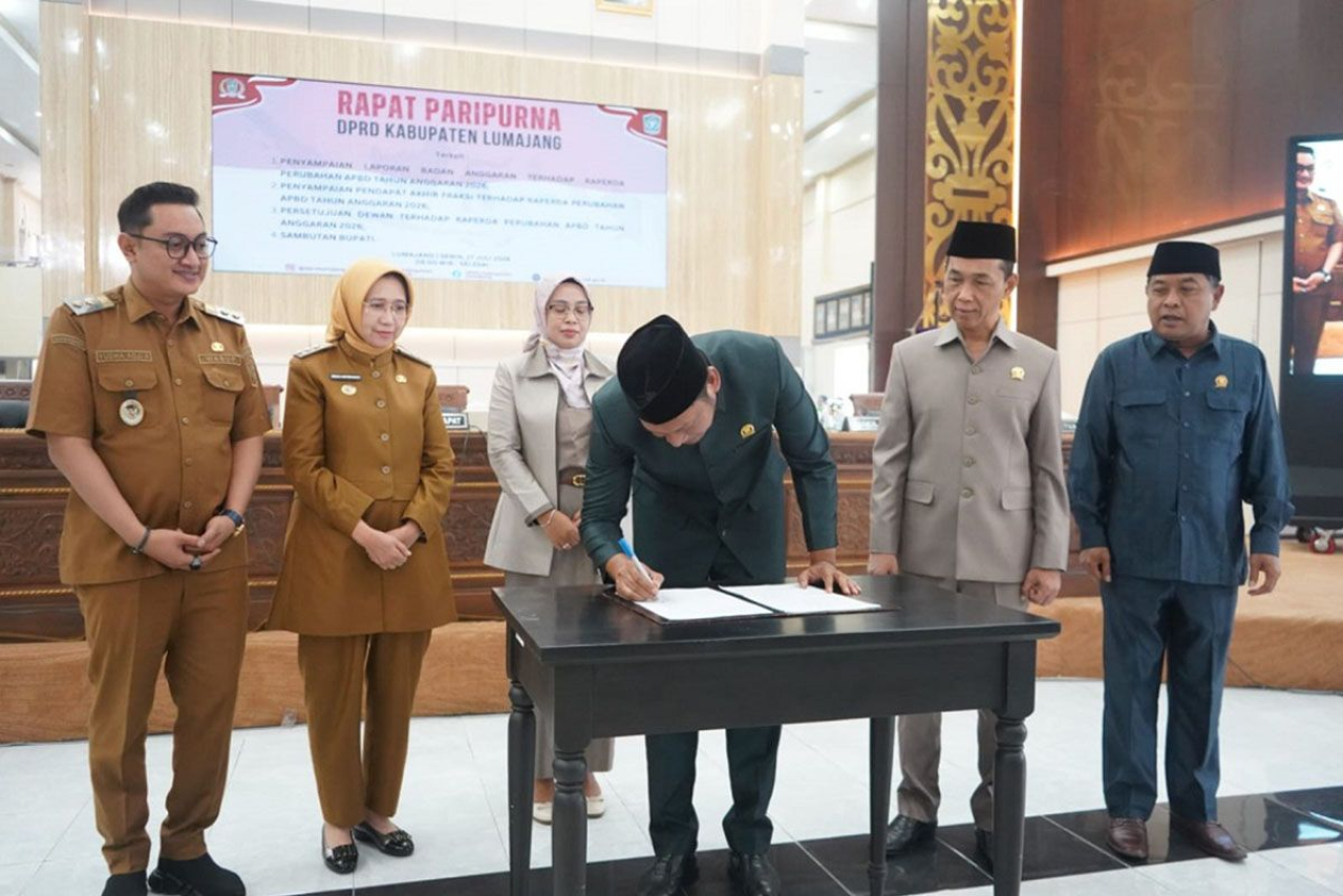 Perubahan Anggaran Pendapatan dan Belanja Daerah (APBD) 2026 disetujui bersama dengan Dewan Perwakilan Rakyat Daerah (DPRD) dalam rapat paripurna di DPRD Kabupaten Lumajang
