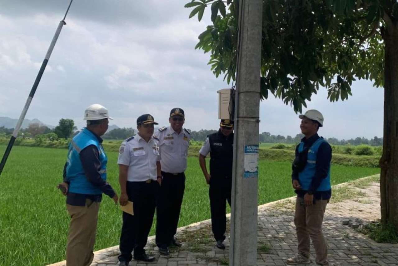 Dinas Perhubungan Kabupaten Tulungagung bisa menghemat biaya listrik penerangan jalan umum (PJU) sebesar Rp1,8 miliar selama semester pertama 2026