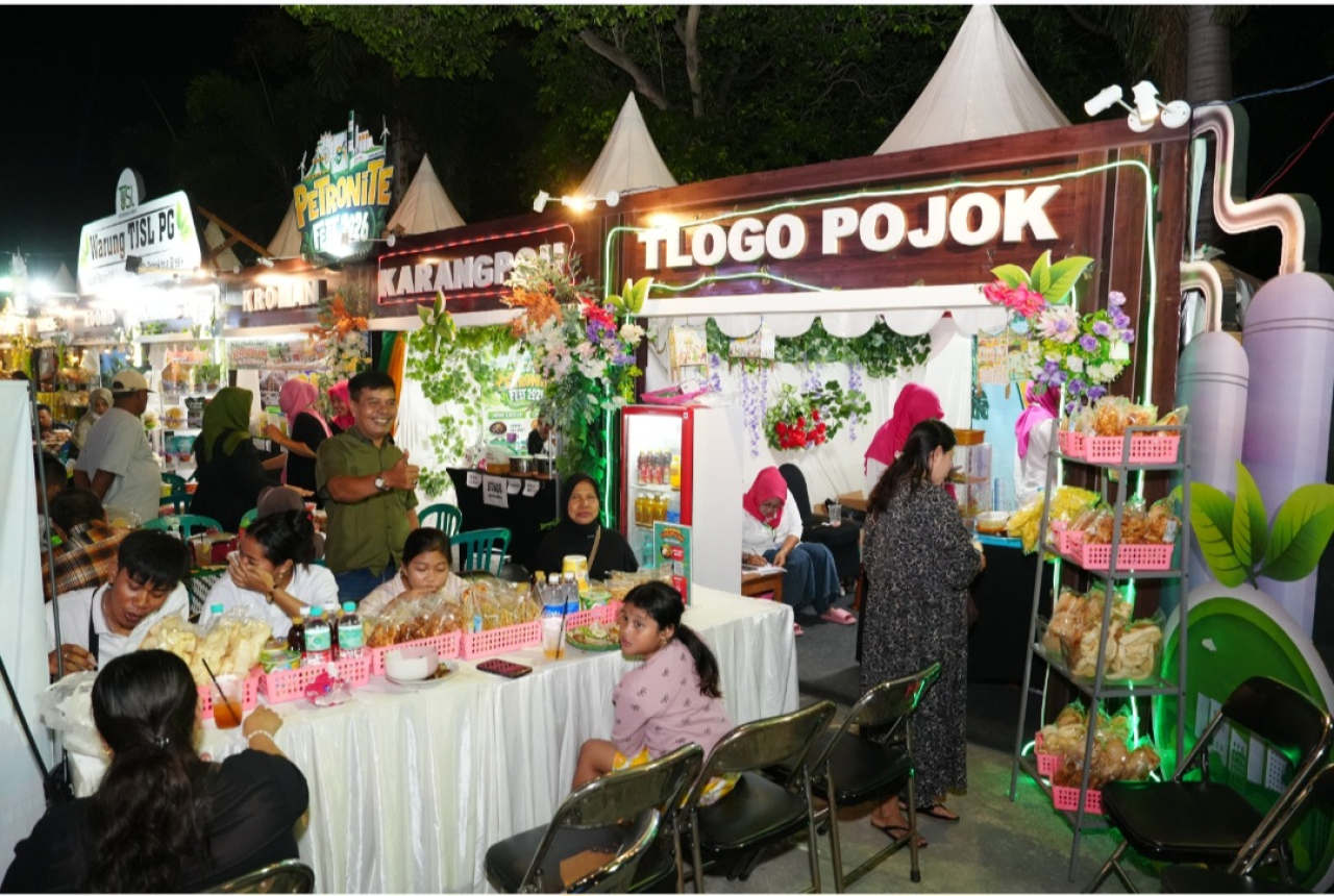Deretan stand UMKM desa/Kelurahan di ajang PetroNite Fest 2026