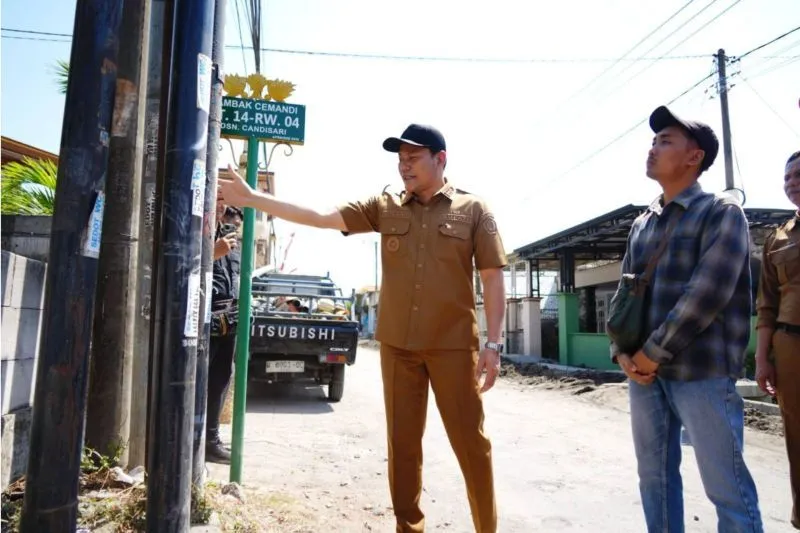 Pemkab Sidoarjo Percepat Proyek Betonisasi Jalan Tambakcemandi