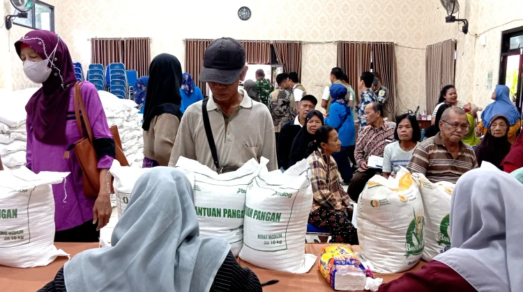 Bulog Madiun Distribusikan Bantuan Pangan Bagi 11.625 Penerima Manfaat