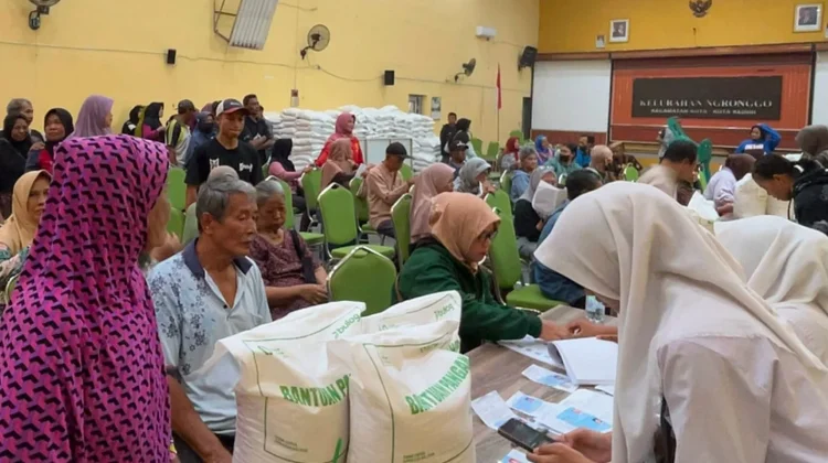 Bulog Kediri Salurkan Bantuan Pangan Beras untuk 35.336 Warga