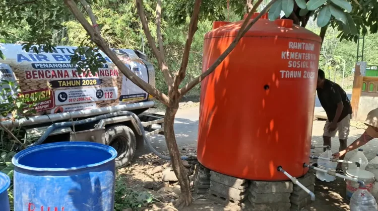 BPBD Pasuruan Lakukan Droping Air Bersih di 12 Desa Terdampak Kekeringan