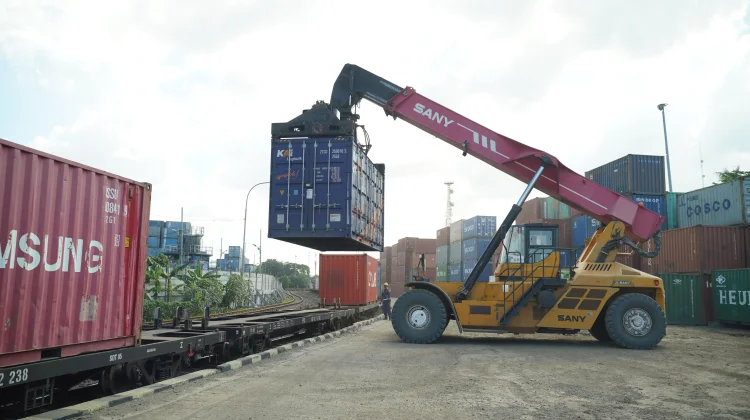 Perkuat Logistik, KAI Konektivitas KITB Batang ke Pelabuhan