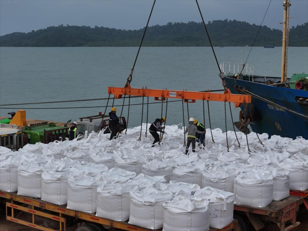 Terminal Kijing di Kabupaten Mempawah, Kalimantan Barat, mencatat pertumbuhan kinerja operasional