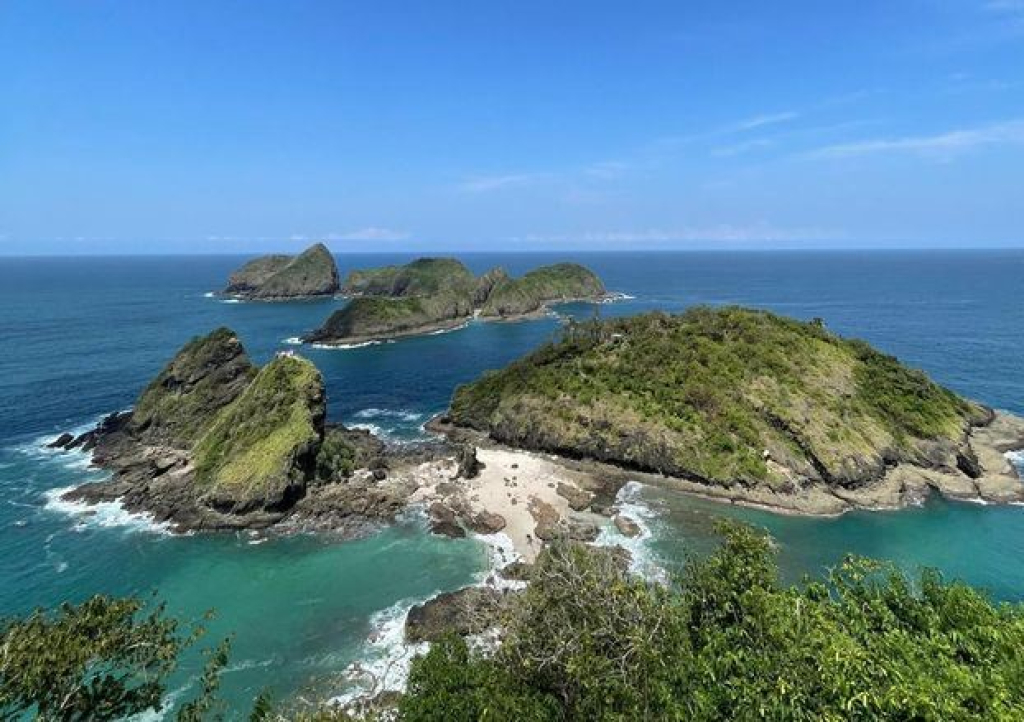 Kawasan wisata Jungle island di Kecamatan Pesanggaran Banyuwangi