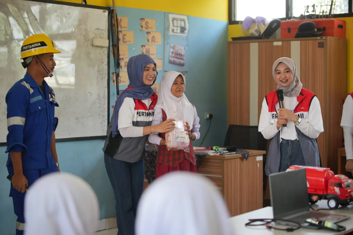 Patra Logistik Perkuat Literasi Energi bagi 109 Siswa di Madiun